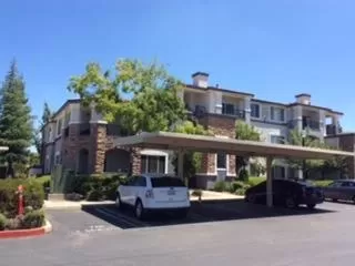 Photo #4: 20034120 Listing