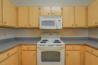 Photo #6: 20034136 Listing