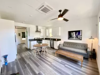 Photo #4: 20034159 Listing