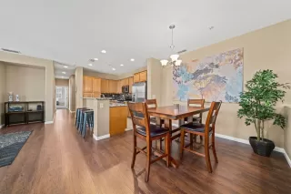 Photo #6: 20034493 Listing