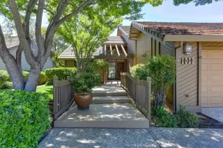 Photo #1: 20035310 Listing 