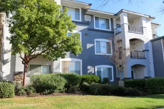 Photo #6: 20035354 Listing