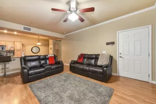 Photo #4: 20035362 Listing