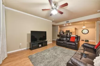 Photo #5: 20035362 Listing