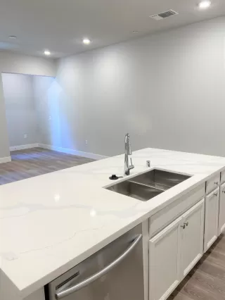 Photo #2: 20035480 Listing