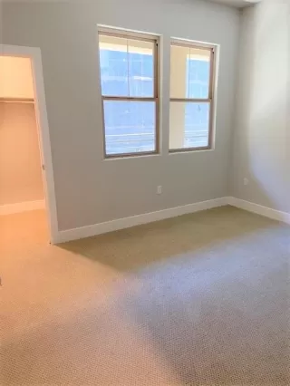 Photo #5: 20035480 Listing