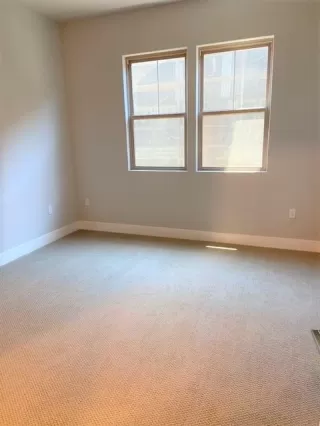 Photo #6: 20035480 Listing