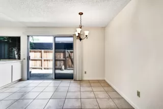 Photo #6: 20035585 Listing