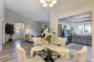 Photo #2: 20035636 Listing