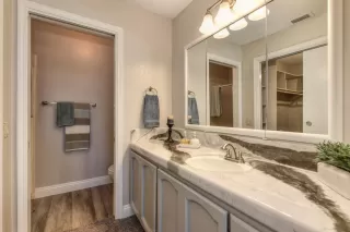 Photo #4: 20035636 Listing