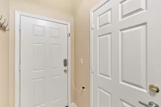 Photo #4: 20035708 Listing