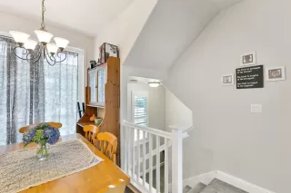 Photo #5: 20035708 Listing