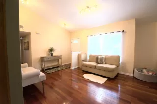 Photo #5: 20035965 Listing