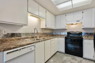 Photo #3: 20036495 Listing