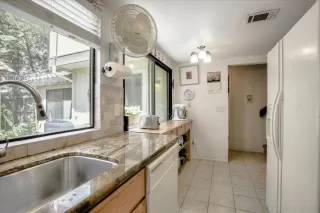 Photo #1: 20037296 Listing