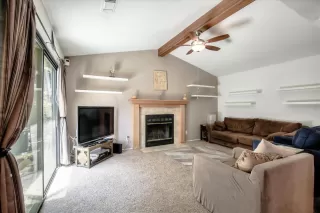 Photo #4: 20037296 Listing