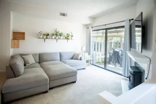 Photo #3: 20037307 Listing