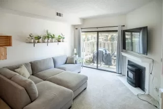 Photo #4: 20037307 Listing