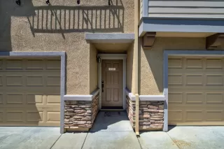 Photo #2: 20037394 Listing