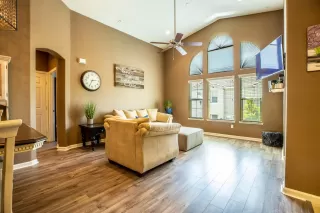 Photo #2: 20037562 Listing