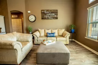 Photo #6: 20037562 Listing