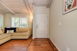 Photo #6: 20037653 Listing