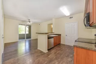 Photo #6: 20037688 Listing