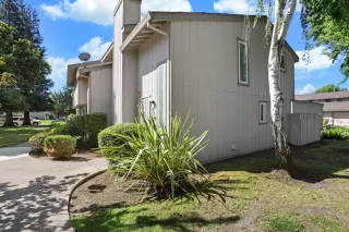 Photo #2: 20038019 Listing 