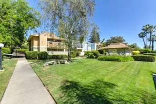 Photo #2: 20038334 Listing