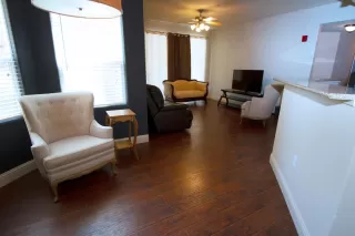 Photo #2: 20038539 Listing