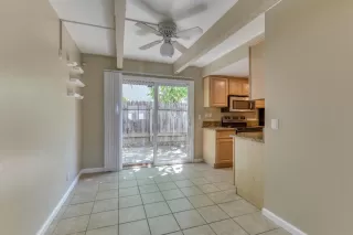 Photo #6: 20039073 Listing