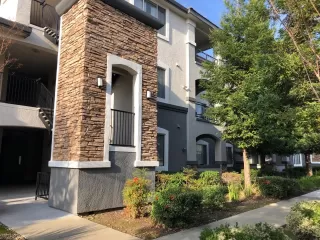 Photo #2: 20039138 Listing