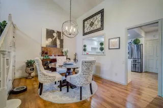 Photo #6: 20039181 Listing