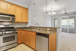 Photo #5: 20039203 Listing 