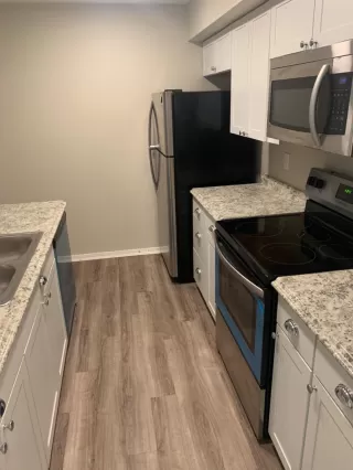 Photo #6: 20039308 Listing