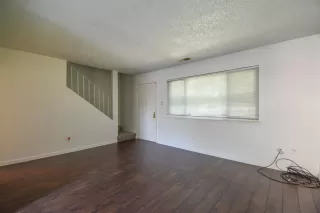 Photo #2: 20039513 Listing