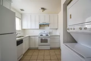 Photo #6: 20039513 Listing