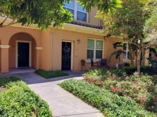 Photo #4: 20039617 Listing
