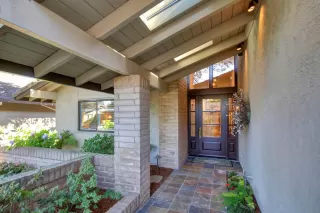 Photo #1: 20040229 Listing 