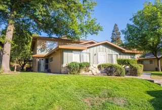 Photo #1: 20040429 Listing 