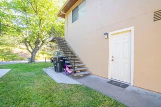 Photo #3: 20040429 Listing 