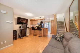 Photo #5: 20040475 Listing