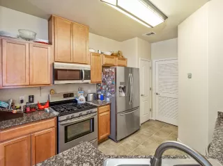 Photo #5: 20040478 Listing