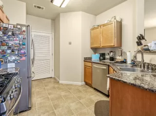 Photo #6: 20040478 Listing