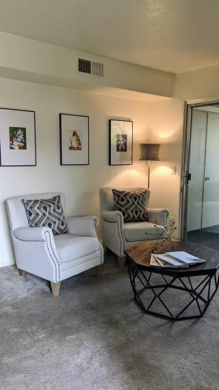 Photo #2: 20040544 Listing