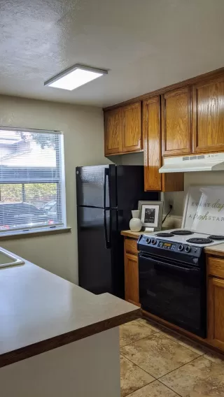 Photo #3: 20040544 Listing