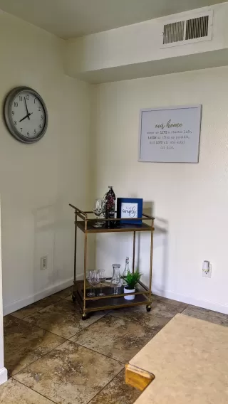 Photo #5: 20040544 Listing