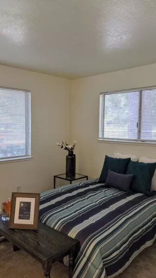 Photo #6: 20040544 Listing