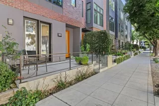 Photo #3: 20040619 Listing 