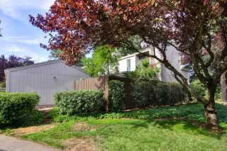 Photo #5: 20040637 Listing